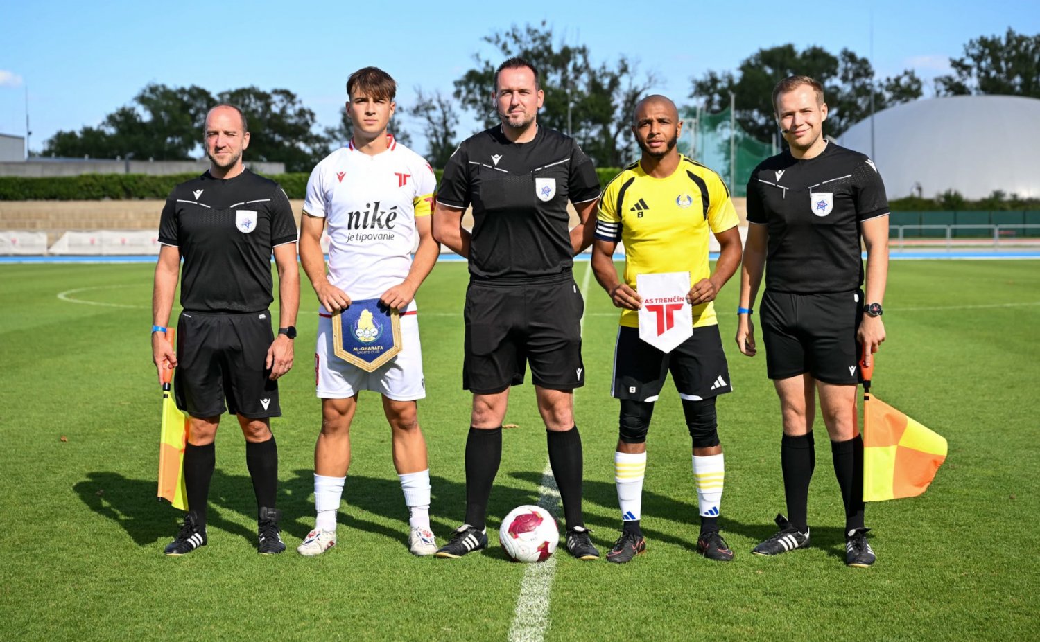B-t�m | Rezerva s tesnou prehrou s Al Gharafa 