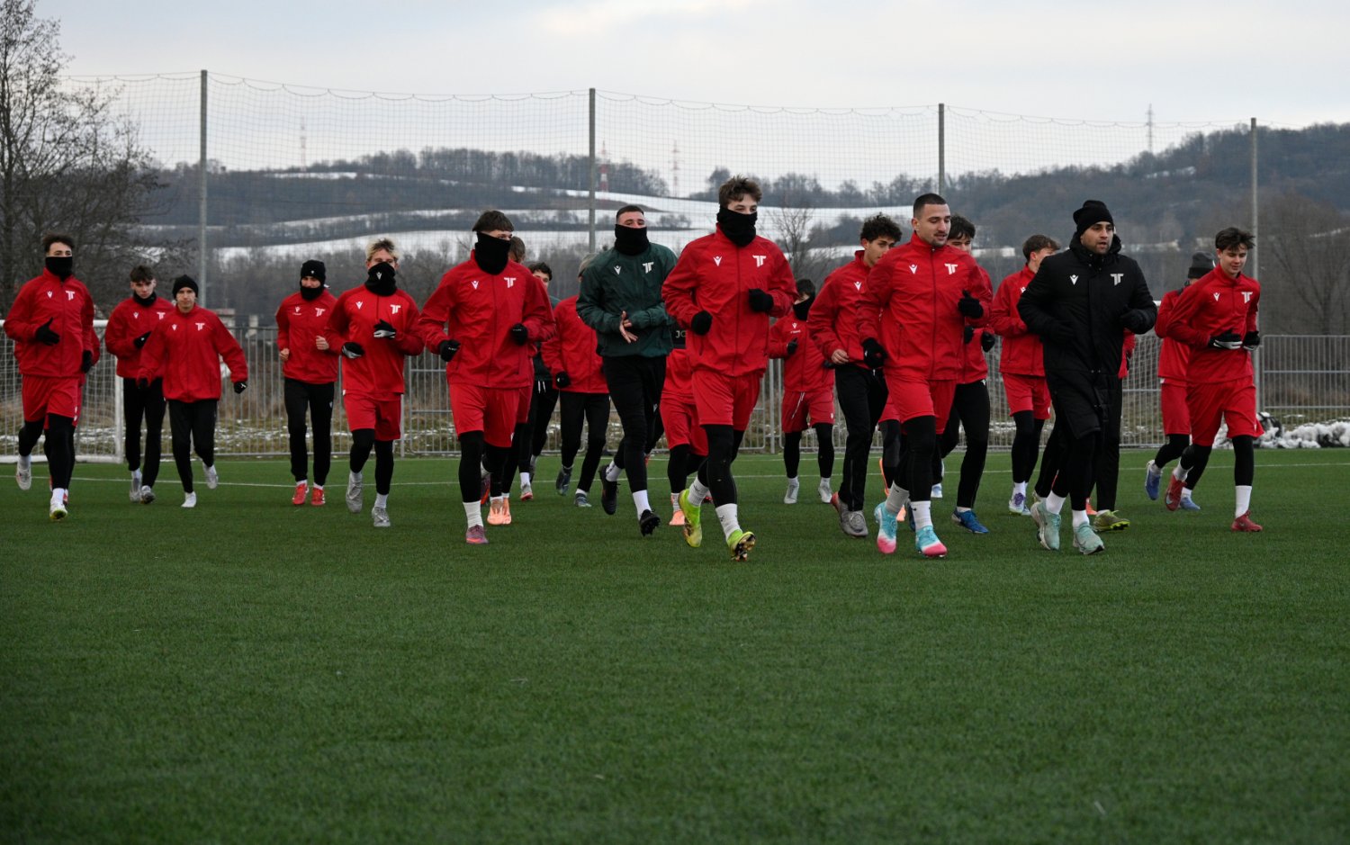 Akad�mia | Dorast vstupuje do jarnej �asti sez�ny